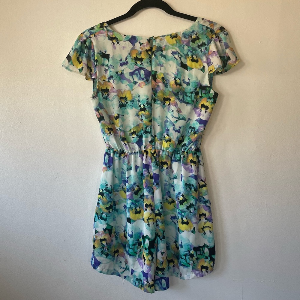Floral V-Neck Ruffle Romper - Picture 3 of 5
